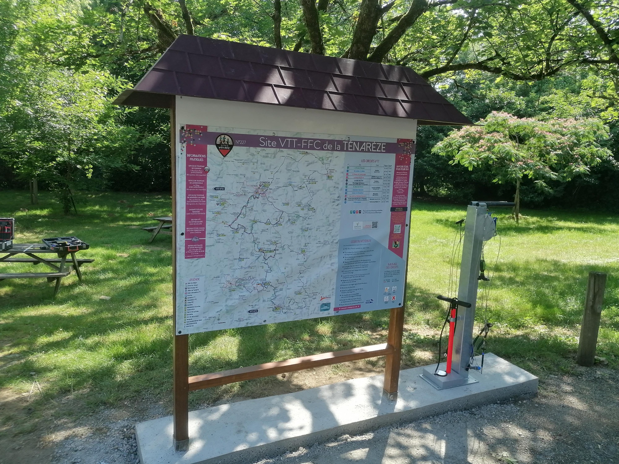 Station vélo de la base de loisirs de Beaucaire_Beaucaire