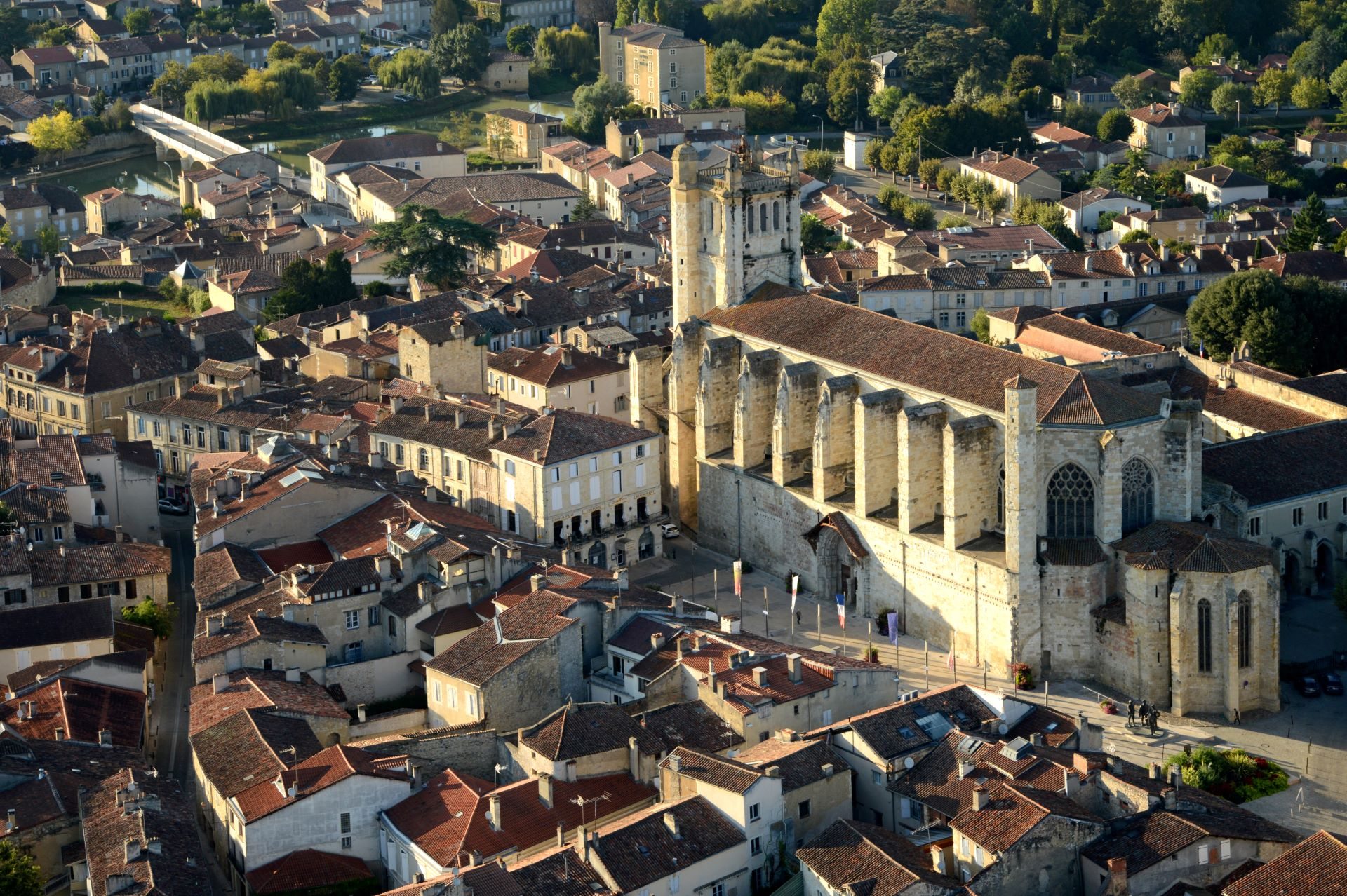 parcours découverte de la cité épiscopale de Condom - Gers Armagnac