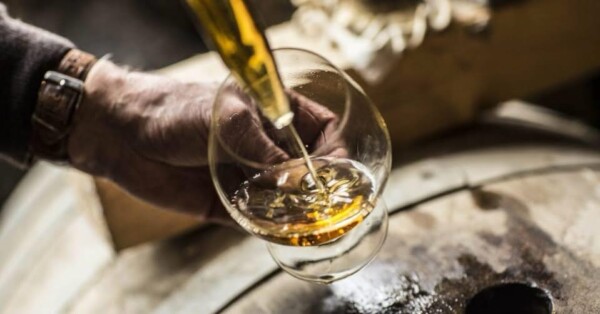 Encore dans le fût, l’Armagnac prend...